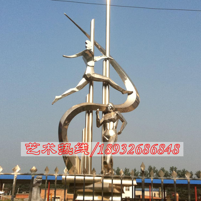 想给院子添座野生动物雕塑，先搞懂玻璃钢和金属到底怎么选